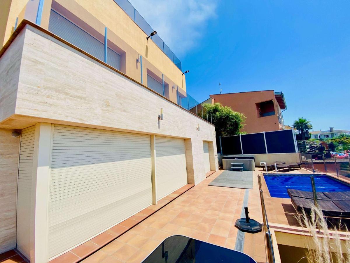 Luxury Villa Investingspain With Sea Views, Pool And Jacuzzi リョレート・デ・マル エクステリア 写真